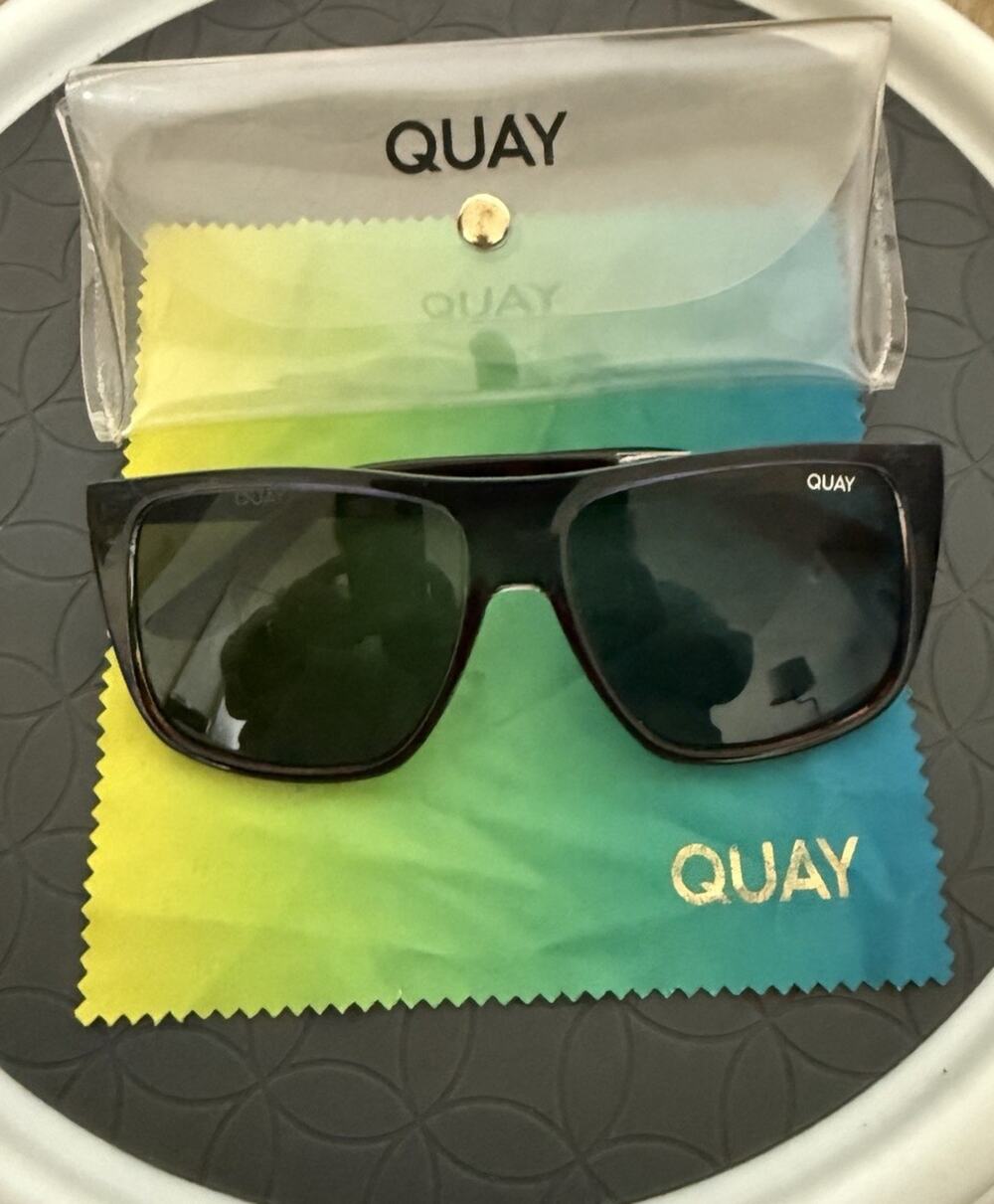 Quay Australia Barnun Polarized Square Sunglasses Black Frame Oversized W/ Case